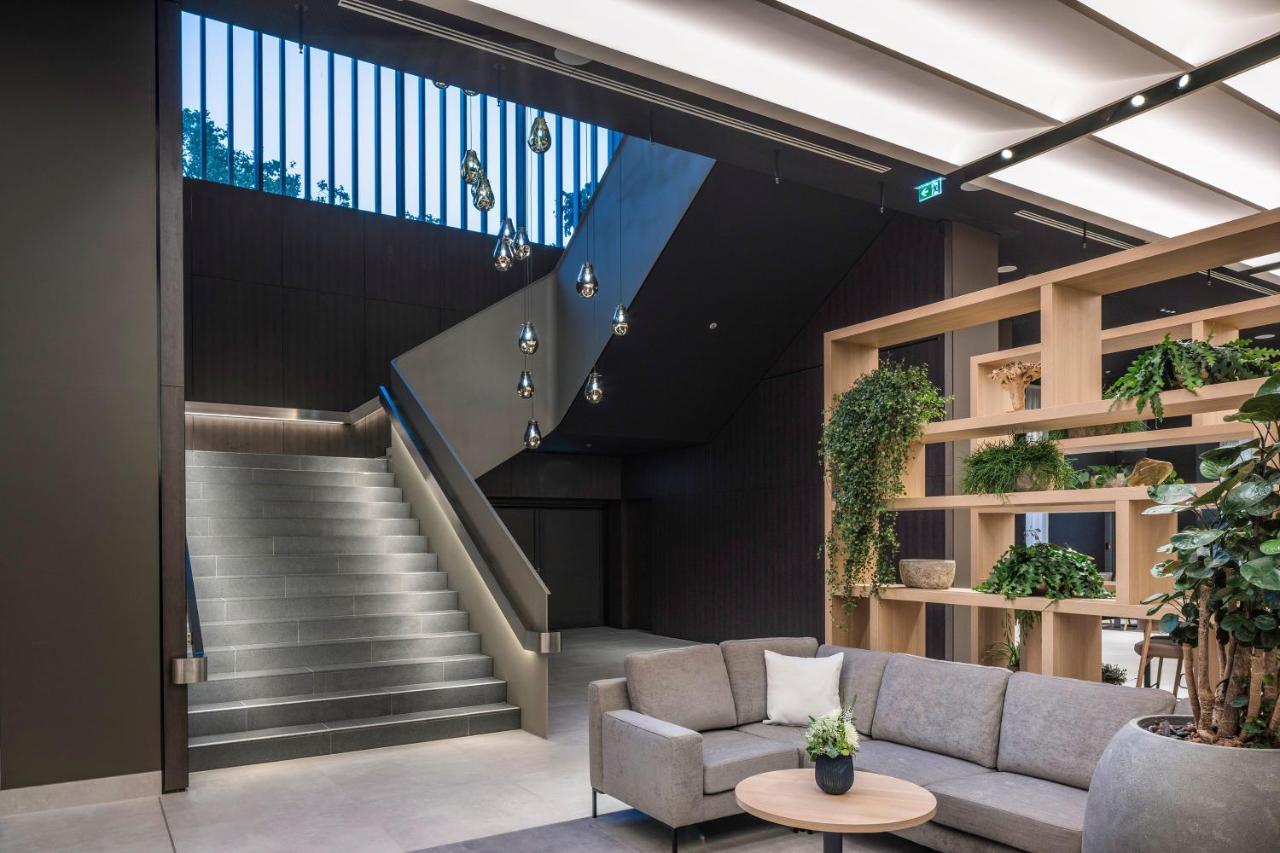 Melia Frankfurt City Франкфурт на Майн Екстериор снимка