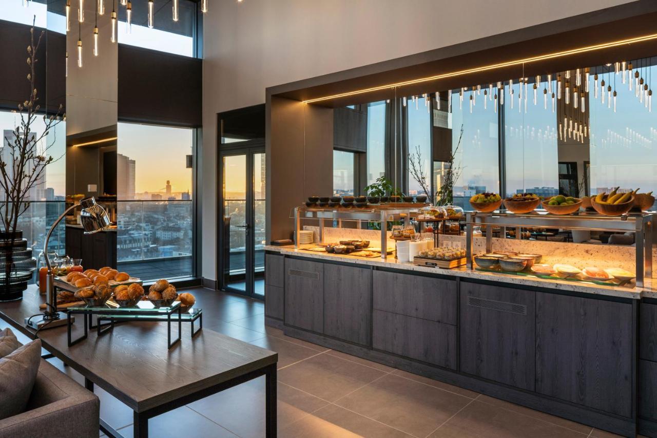 Melia Frankfurt City Франкфурт на Майн Екстериор снимка